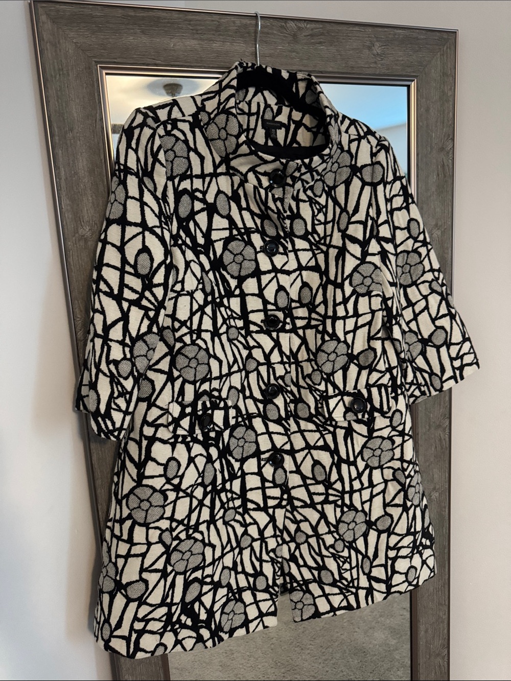 Madison Studio Black & White Abstract Floral Button-Front Tunic